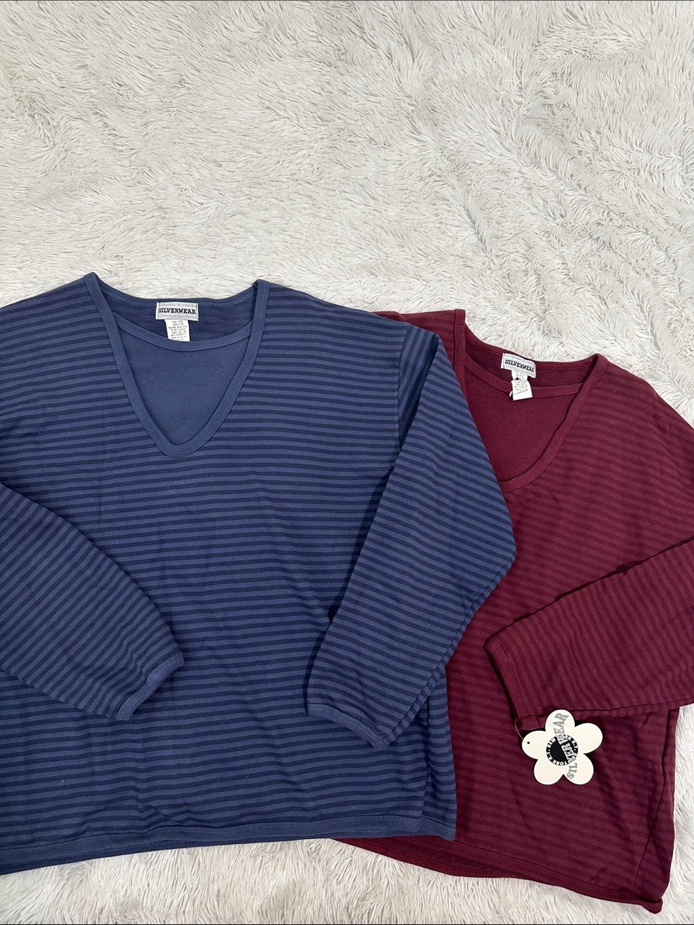🥕 Bundle of 2 Silverwear Sweatshirts Size Large